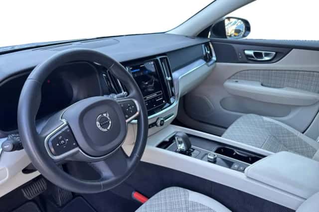 Volvo V60 (2022) thumbnail 10