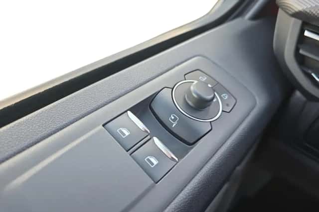 Ford Transit Custom (2024) thumbnail 16