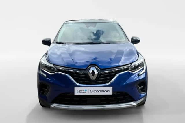 Renault Captur (2022) thumbnail 3