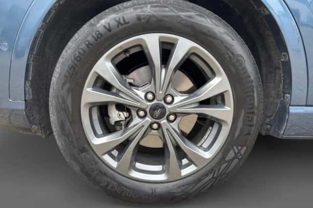Ford Kuga (2023) thumbnail 2