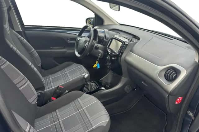 Peugeot 108 (2017) thumbnail 11