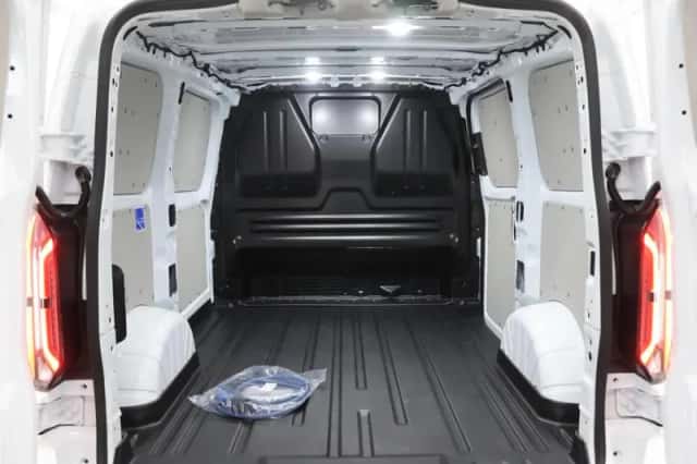Ford E-Transit Custom (2026) thumbnail 18
