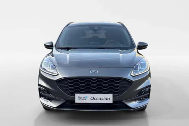 Ford Kuga (2023) thumbnail 2