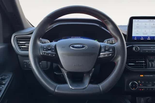 Ford Kuga (2023) thumbnail 11