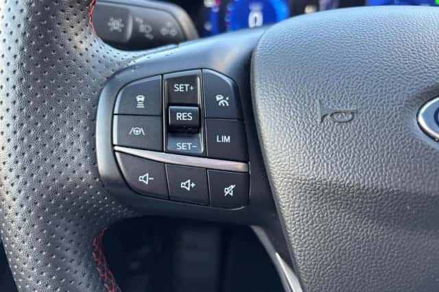 Ford Kuga (2023) thumbnail 12