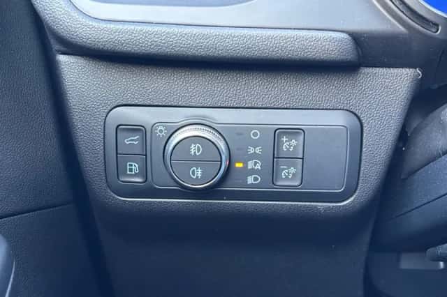 Ford Kuga (2023) thumbnail 13