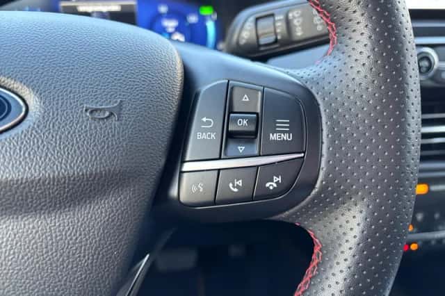 Ford Kuga (2023) thumbnail 15