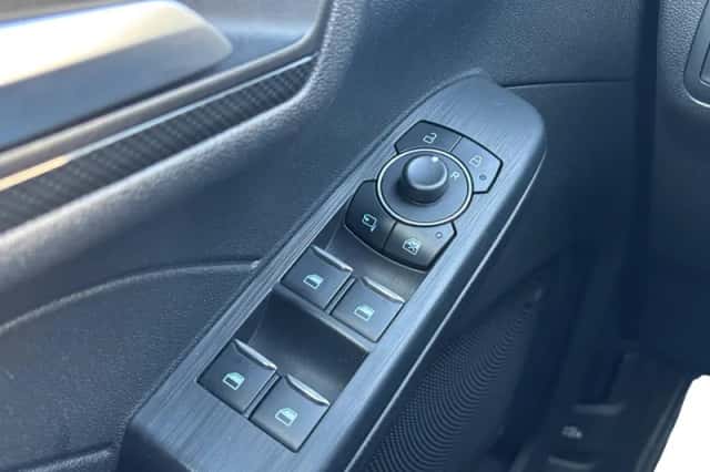 Ford Kuga (2023) thumbnail 18