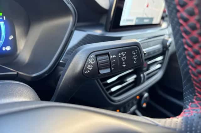 Ford Kuga (2023) thumbnail 25