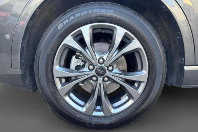 Ford Kuga (2023) thumbnail 8