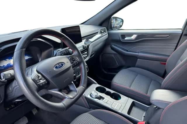 Ford Kuga (2023) thumbnail 10