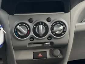 Suzuki Alto (2011) thumbnail 15