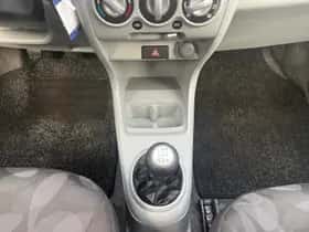 Suzuki Alto (2011) thumbnail 22