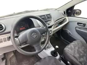 Suzuki Alto (2011) thumbnail 10