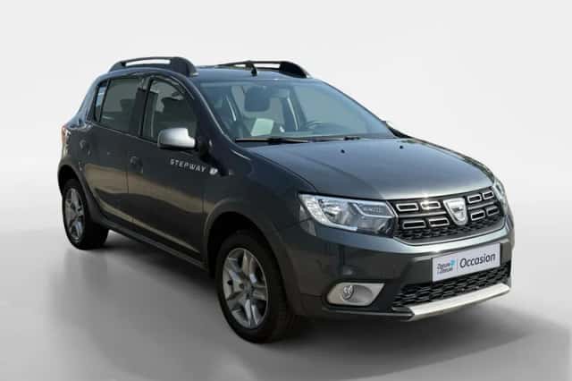 Dacia Sandero Stepway (2017) thumbnail 3