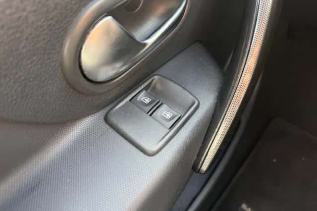Dacia Sandero Stepway (2017) thumbnail 23