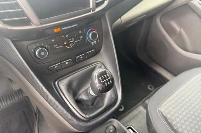 Ford Transit Connect (2022) thumbnail 19