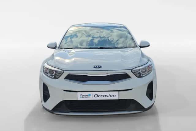 Kia Stonic (2017) thumbnail 2