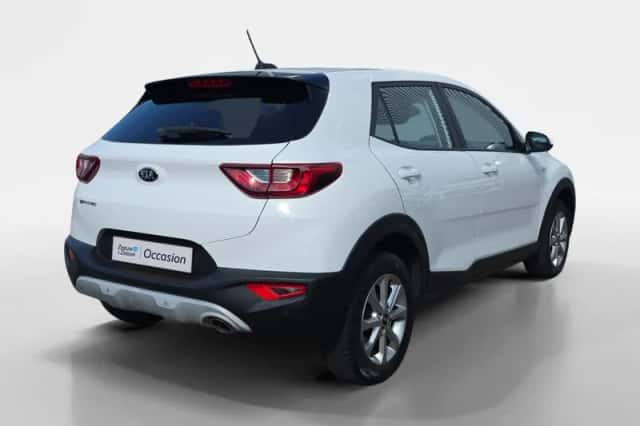 Kia Stonic (2017) thumbnail 5
