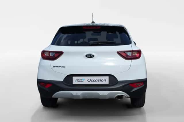 Kia Stonic (2017) thumbnail 6