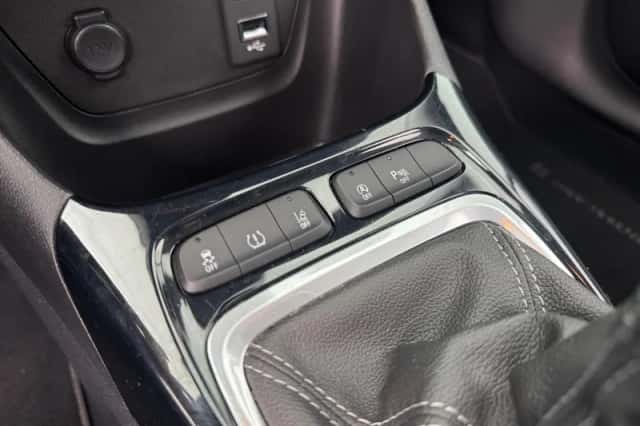 Opel Crossland X (2018) thumbnail 22