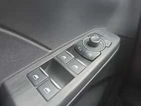 Ford Kuga (2023) thumbnail 14