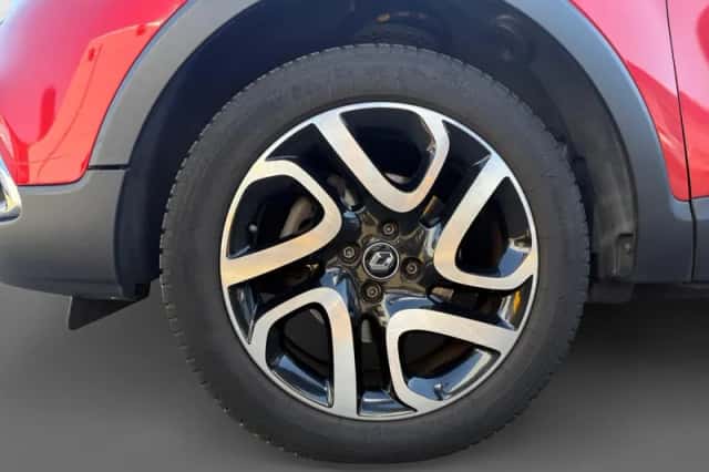 Renault Captur (2017) thumbnail 2
