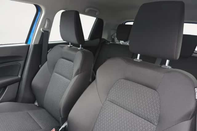 Suzuki Swift (2018) thumbnail 12