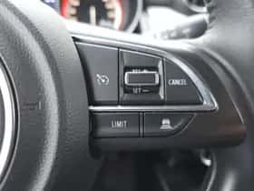 Suzuki Swift (2018) thumbnail 16