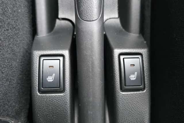 Suzuki Swift (2018) thumbnail 23