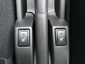 Suzuki Swift (2018) thumbnail 23