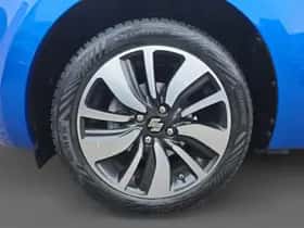 Suzuki Swift (2018) thumbnail 8