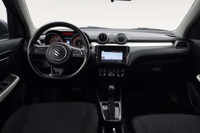 Suzuki Swift (2018) thumbnail 9