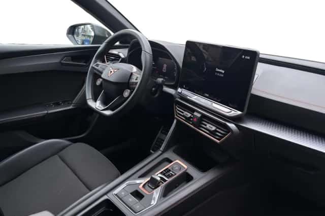 CUPRA Leon (2025) thumbnail 11