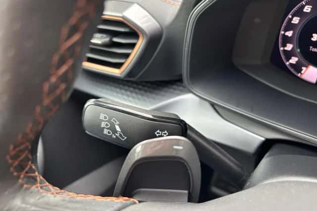CUPRA Leon (2025) thumbnail 16