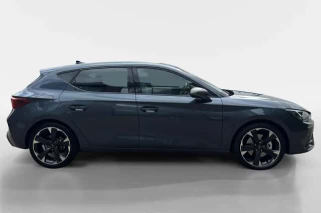 CUPRA Leon (2025) thumbnail 5