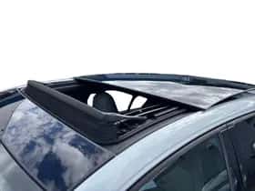 Volkswagen Golf (2021) thumbnail 2