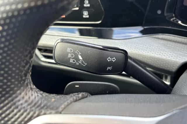 Volkswagen Golf (2021) thumbnail 18