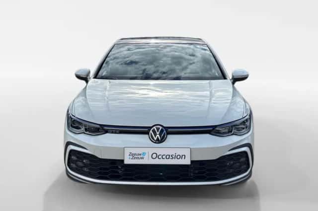 Volkswagen Golf (2021) thumbnail 3