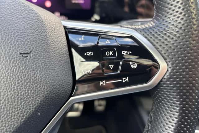 Volkswagen Golf (2021) thumbnail 21