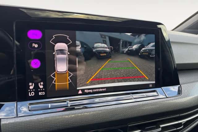 Volkswagen Golf (2021) thumbnail 23