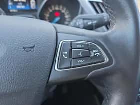 Ford C-Max (2017) thumbnail 19