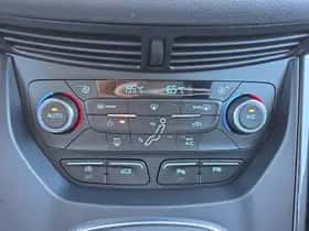 Ford C-Max (2017) thumbnail 22