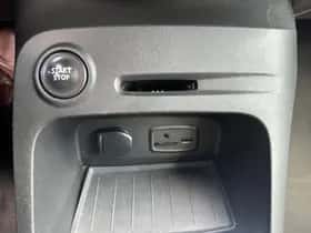 Renault Captur (2014) thumbnail 26