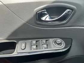 Renault Captur (2014) thumbnail 30