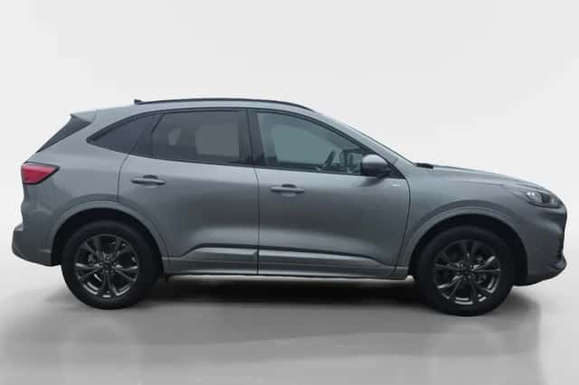 Ford Kuga (2023) thumbnail 4