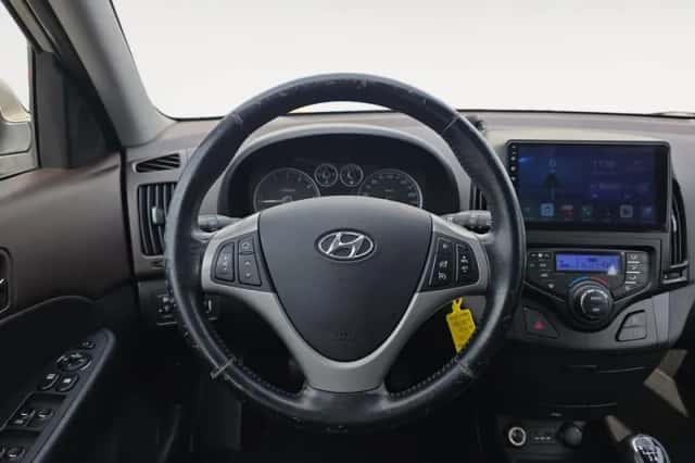 Hyundai i30 (2011) thumbnail 11