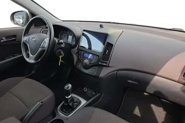 Hyundai i30 (2011) thumbnail 12