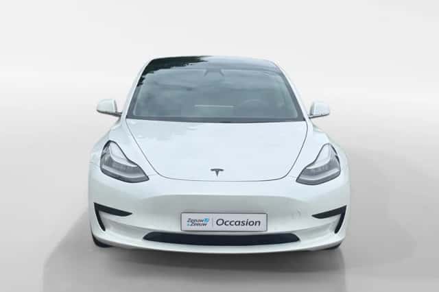 Tesla Model 3 (2020) thumbnail 2