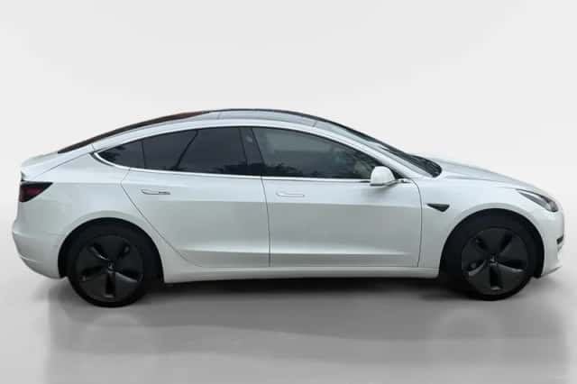 Tesla Model 3 (2020) thumbnail 4